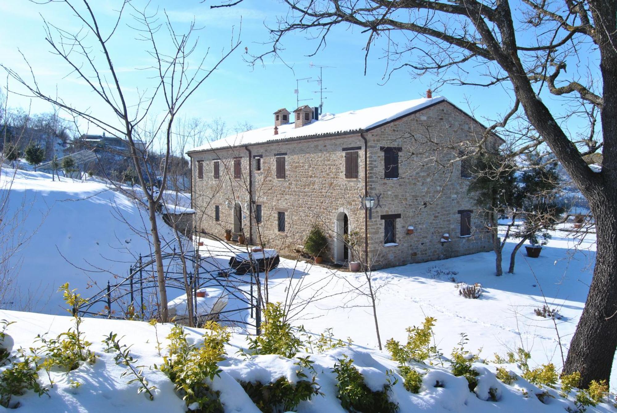 I Quattro Passeri Country House Санта-Паола Экстерьер фото